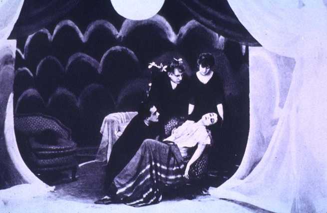 Risultati immagini per il gabinetto del dottor caligari film 1920