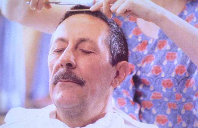 Risultati immagini per il marito della parrucchiera film 1990