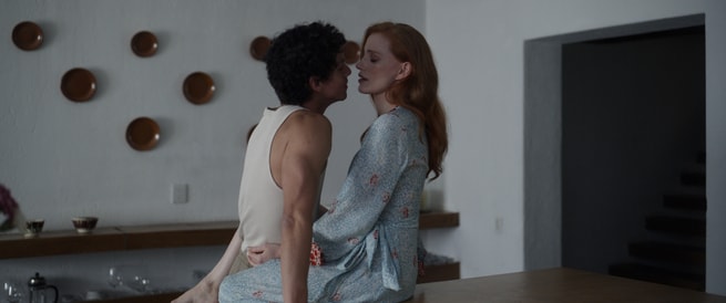 Isaac Hernández, Jessica Chastain