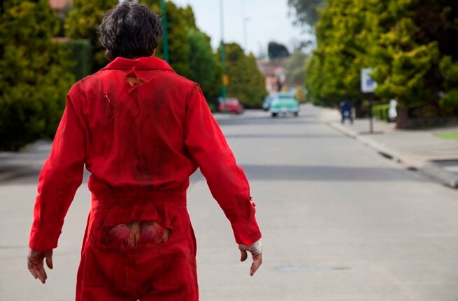 INSTRUCTIONS NOT INCLUDED: UNA COMMEDIA SULLE TRACCE DI BENIGNI E TORNATORE