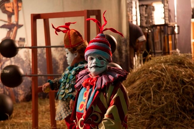 INSTRUCTIONS NOT INCLUDED: UNA COMMEDIA SULLE TRACCE DI BENIGNI E TORNATORE