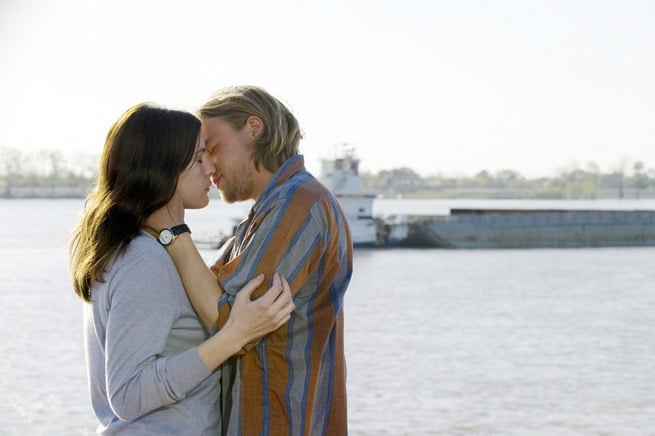 Liv Tyler, Charlie Hunnam