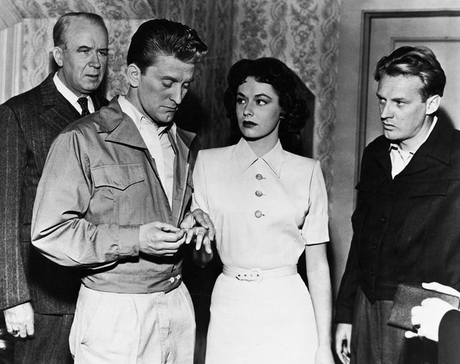 Harry Shannon, Kirk Douglas, Ruth Roman, Arthur Kennedy