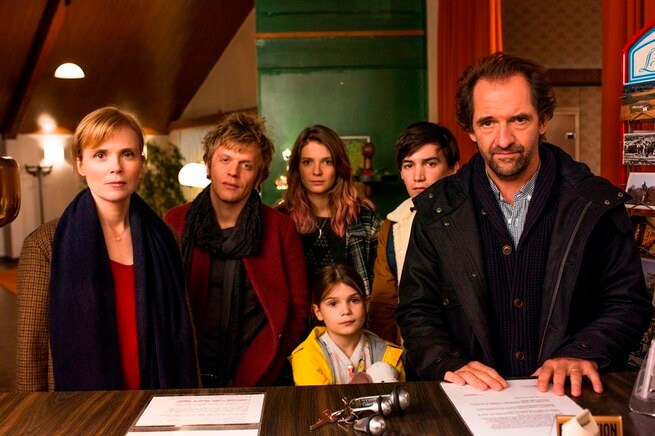 Stéphane De Groodt, Isabelle Carré, Alex Lutz, Solal Forte, Joséphine Japy, Aminthe Audiard