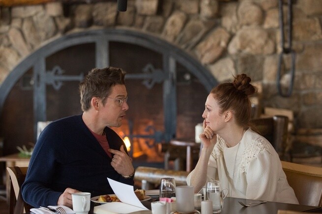 Ethan Hawke, Julianne Moore