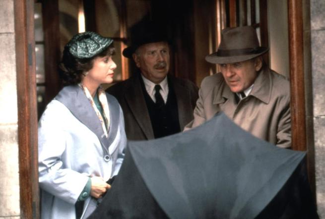 Debra Winger, Edward Hardwicke, Anthony Hopkins