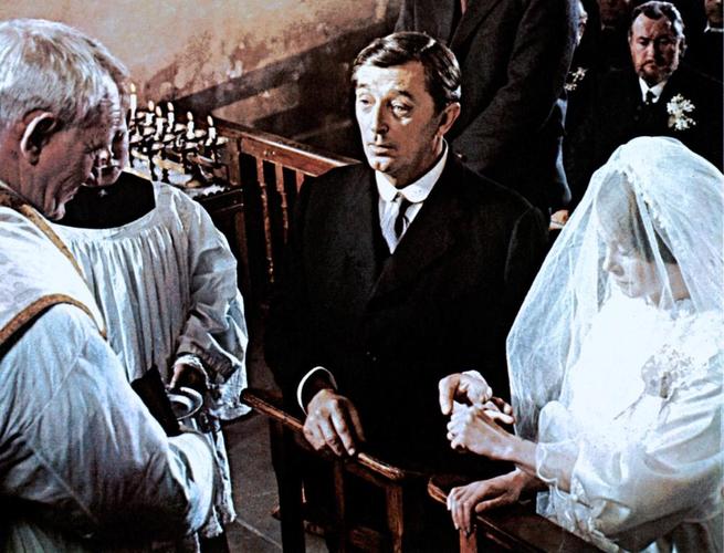 Trevor Howard, Robert Mitchum, Sarah Miles