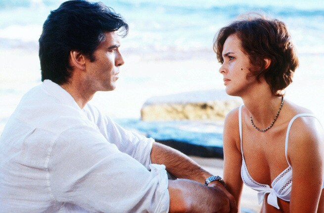 Pierce Brosnan, Izabella Scorupco