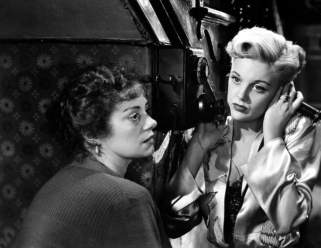 Elsa Lanchester, Jan Sterling