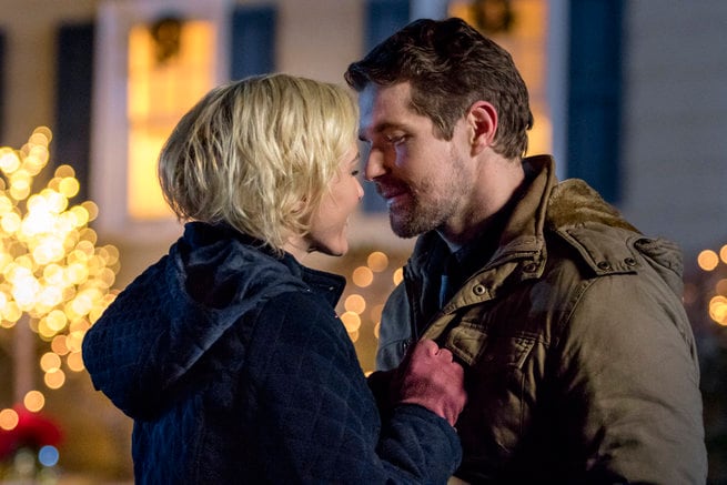 Nicky Whelan, Josh Kelly