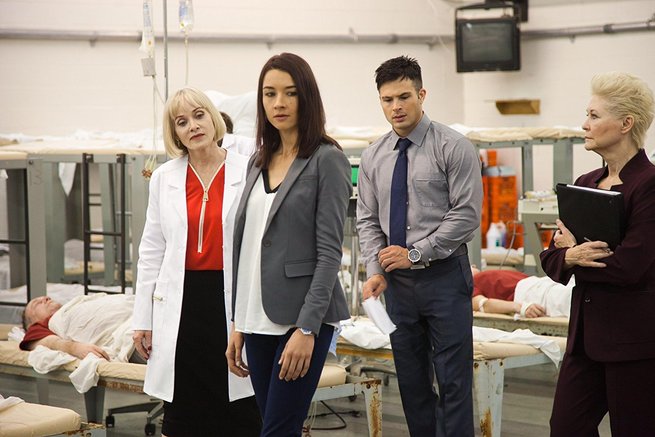 Barbara Crampton, Dee Wallace, Cody Longo, Cortney Palm