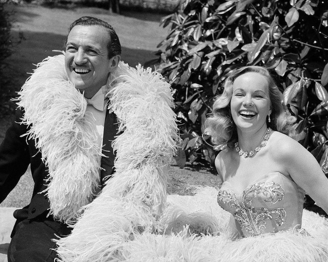 David Niven, Peggy Cummins