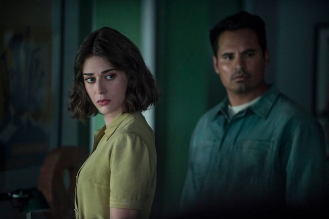 Michael Peña, Lizzy Caplan