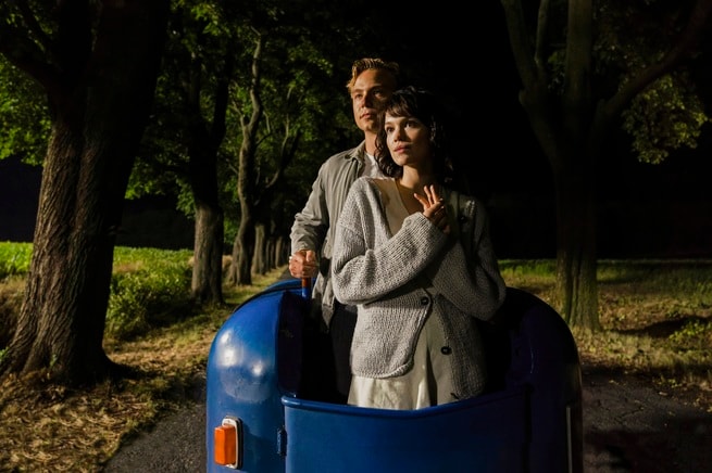 Dennis Mojen, Emilia Schüle
