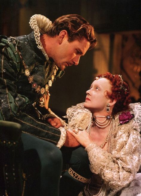 Errol Flynn, Bette Davis