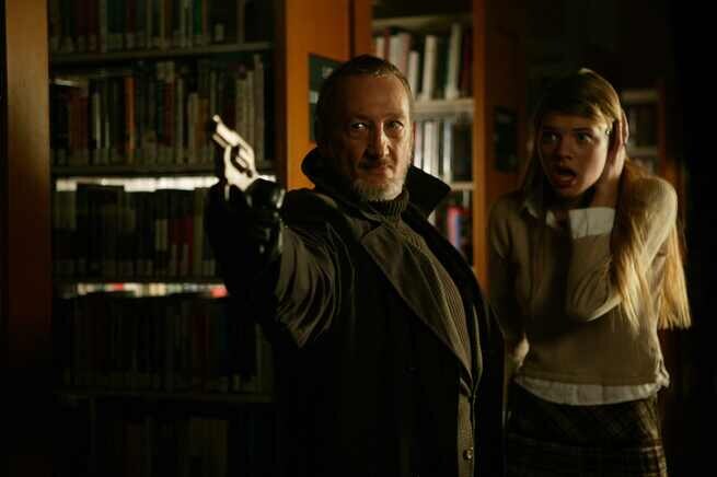 Kate Miner, Robert Englund