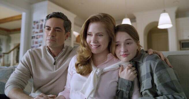 Danny Pino, Amy Adams, Kaitlyn Dever