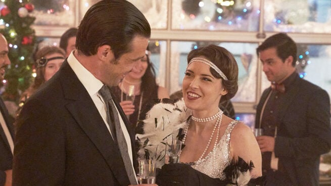 Sarah Lind, Dillon Casey