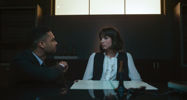 Regé-Jean Page, Ana de Armas