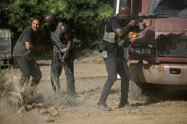 Gerard Butler, Mike Colter