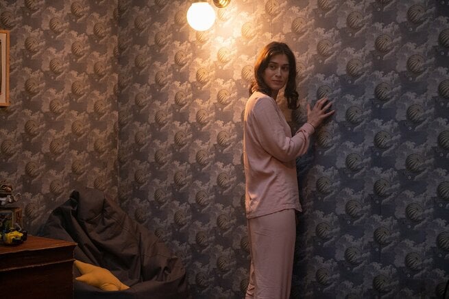 Lizzy Caplan