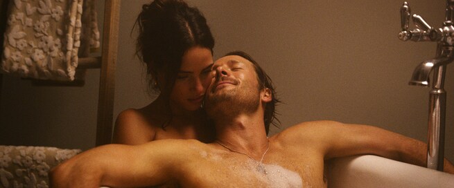 Glen Powell, Adria Arjona