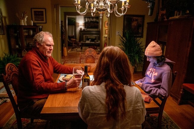 Jay O. Sanders, Finn Wolfhard, Julianne Moore