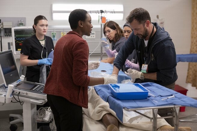 Noah Wyle, Isa Briones, Tracy Ifeachor