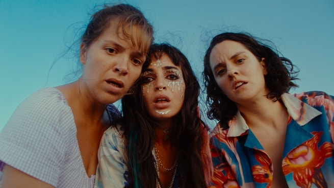 Souheila Yacoub, Noémie Merlant, Sanda Codreanu