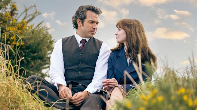 Tom Cullen, Lola Petticrew