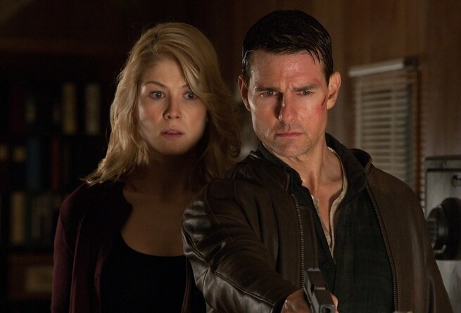 Rosamund Pike, Tom Cruise