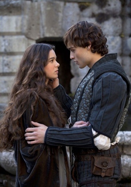 Hailee Steinfeld, Douglas Booth