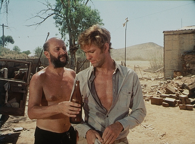 Donald Pleasence, Gary Bond