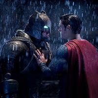 Batman vs Superman o Captain America vs Iron Man?: guerre civili mascherate