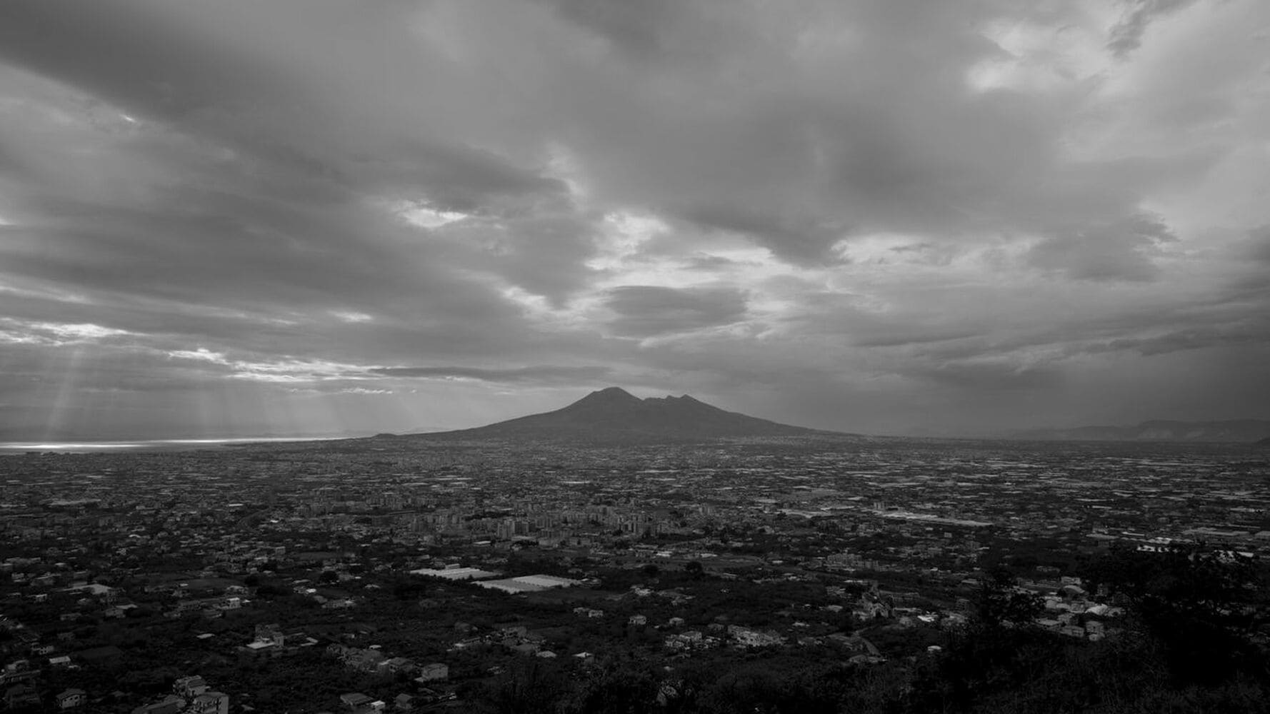 sotto le nuvole film