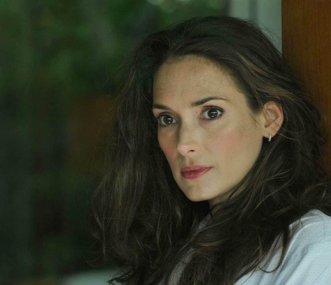 Primo piano del volto di Winona Ryder