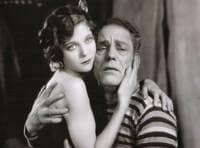 Lon Chaney e Loretta Young in Ridi pagliaccio