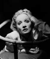 Marlene Dietrich in Desiderio (1936)
