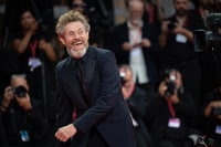 Willem Dafoe partecipa al red carpet del film Bugonia - Foto: Giorgia Carena / Film Tv