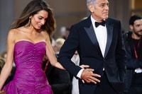 George Clooney e la moglie Amal sul red carpet di Jay Kelly - Foto: Giorgia Carena / Film Tv