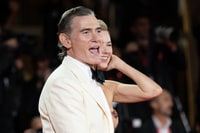 Billy Crudup e Naomi Watts sul red carpet di Jay Kelly - Foto: Giorgia Carena / Film Tv
