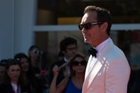 Jude Law sul red carpet di Il mago del Cremlino - Foto: Giorgia Carena / Film Tv