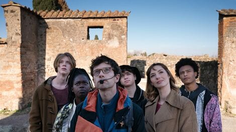 Bis Repetita: Latino, gita a Napoli e amori nel film di RaiPlay