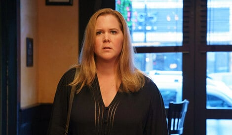 Un uomo entra in un caffè: plagio